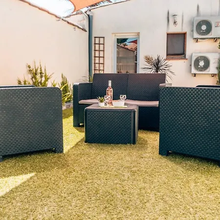 Vila Maison Familiale Avec Piscine Privee A Pied Frais De Gestion Du Sejour 160e En Supplement A L'arrivee Family With Private Pool Within Walking Distance Management Fee 160e Payable Upon Arrival *