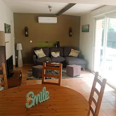 Maison Familiale Avec Piscine Privee A Pied Frais De Gestion Du Sejour 160e En Supplement A L'arrivee Family With Private Pool Within Walking Distance Management Fee 160e Payable Upon Arrival Vila Sainte-Maxime