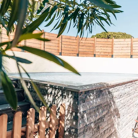 Maison Familiale Avec Piscine Privee A Pied Frais De Gestion Du Sejour 160e En Supplement A L'arrivee Family With Private Pool Within Walking Distance Management Fee 160e Payable Upon Arrival Sainte-Maxime