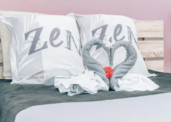 Maison Familiale Avec Piscine Privee A Pied Frais De Gestion Du Sejour 160e En Supplement A L'arrivee Family With Private Pool Within Walking Distance Management Fee 160e Payable Upon Arrival * Sainte-Maxime