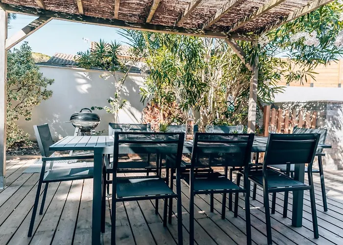 Maison Familiale Avec Piscine Privee A Pied Frais De Gestion Du Sejour 160e En Supplement A L'arrivee Family With Private Pool Within Walking Distance Management Fee 160e Payable Upon Arrival Vila *