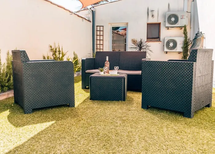 Vila Maison Familiale Avec Piscine Privee A Pied Frais De Gestion Du Sejour 160e En Supplement A L'arrivee Family With Private Pool Within Walking Distance Management Fee 160e Payable Upon Arrival *