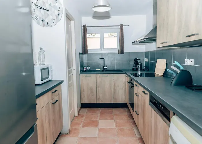 Maison Familiale Avec Piscine Privee A Pied Frais De Gestion Du Sejour 160e En Supplement A L'arrivee Family With Private Pool Within Walking Distance Management Fee 160e Payable Upon Arrival Vila Sainte-Maxime