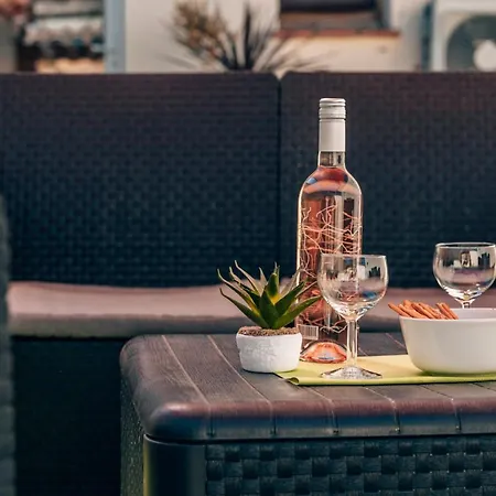 Maison Familiale Avec Piscine Privee A Pied Frais De Gestion Du Sejour 160e En Supplement A L'arrivee Family With Private Pool Within Walking Distance Management Fee 160e Payable Upon Arrival * Sainte-Maxime