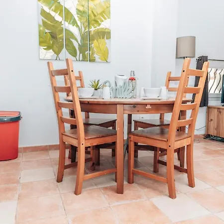 Maison Familiale Avec Piscine Privee A Pied Frais De Gestion Du Sejour 160e En Supplement A L'arrivee Family With Private Pool Within Walking Distance Management Fee 160e Payable Upon Arrival Villa