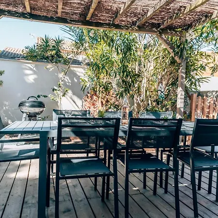 Maison Familiale Avec Piscine Privee A Pied Frais De Gestion Du Sejour 160e En Supplement A L'arrivee Family With Private Pool Within Walking Distance Management Fee 160e Payable Upon Arrival Villa *