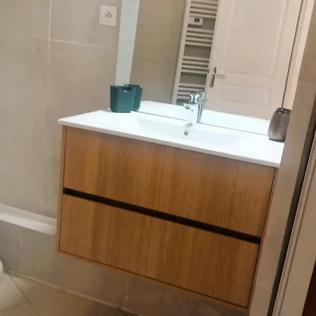 Villa Maison Familiale Avec Piscine Privee A Pied Frais De Gestion Du Sejour 160e En Supplement A L'arrivee Family With Private Pool Within Walking Distance Management Fee 160e Payable Upon Arrival