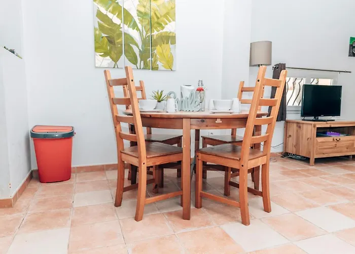 Maison Familiale Avec Piscine Privee A Pied Frais De Gestion Du Sejour 160e En Supplement A L'arrivee Family With Private Pool Within Walking Distance Management Fee 160e Payable Upon Arrival Villa