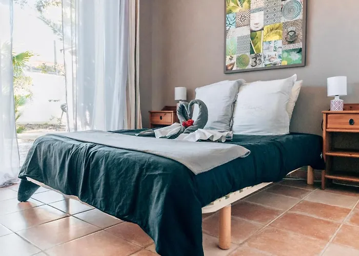 Maison Familiale Avec Piscine Privee A Pied Frais De Gestion Du Sejour 160e En Supplement A L'arrivee Family With Private Pool Within Walking Distance Management Fee 160e Payable Upon Arrival