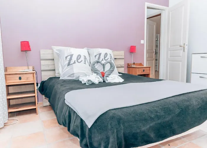 Villa Maison Familiale Avec Piscine Privee A Pied Frais De Gestion Du Sejour 160e En Supplement A L'arrivee Family With Private Pool Within Walking Distance Management Fee 160e Payable Upon Arrival *