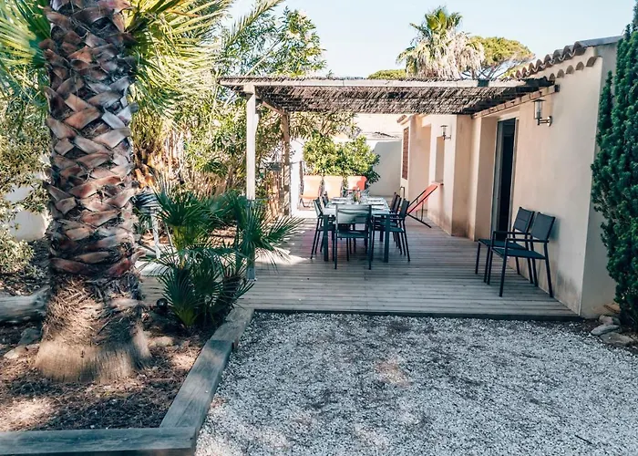 Maison Familiale Avec Piscine Privee A Pied Frais De Gestion Du Sejour 160e En Supplement A L'arrivee Family With Private Pool Within Walking Distance Management Fee 160e Payable Upon Arrival