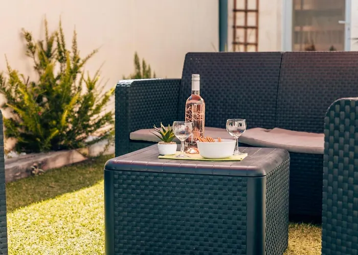 Maison Familiale Avec Piscine Privee A Pied Frais De Gestion Du Sejour 160e En Supplement A L'arrivee Family With Private Pool Within Walking Distance Management Fee 160e Payable Upon Arrival Villa Sainte-Maxime