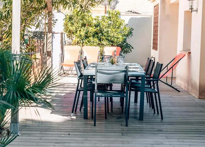 Maison Familiale Avec Piscine Privee A Pied Frais De Gestion Du Sejour 160e En Supplement A L'arrivee Family With Private Pool Within Walking Distance Management Fee 160e Payable Upon Arrival Villa Sainte-Maxime